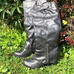 Fergalicious Ledge Boots in Dark Grey PU - size 10